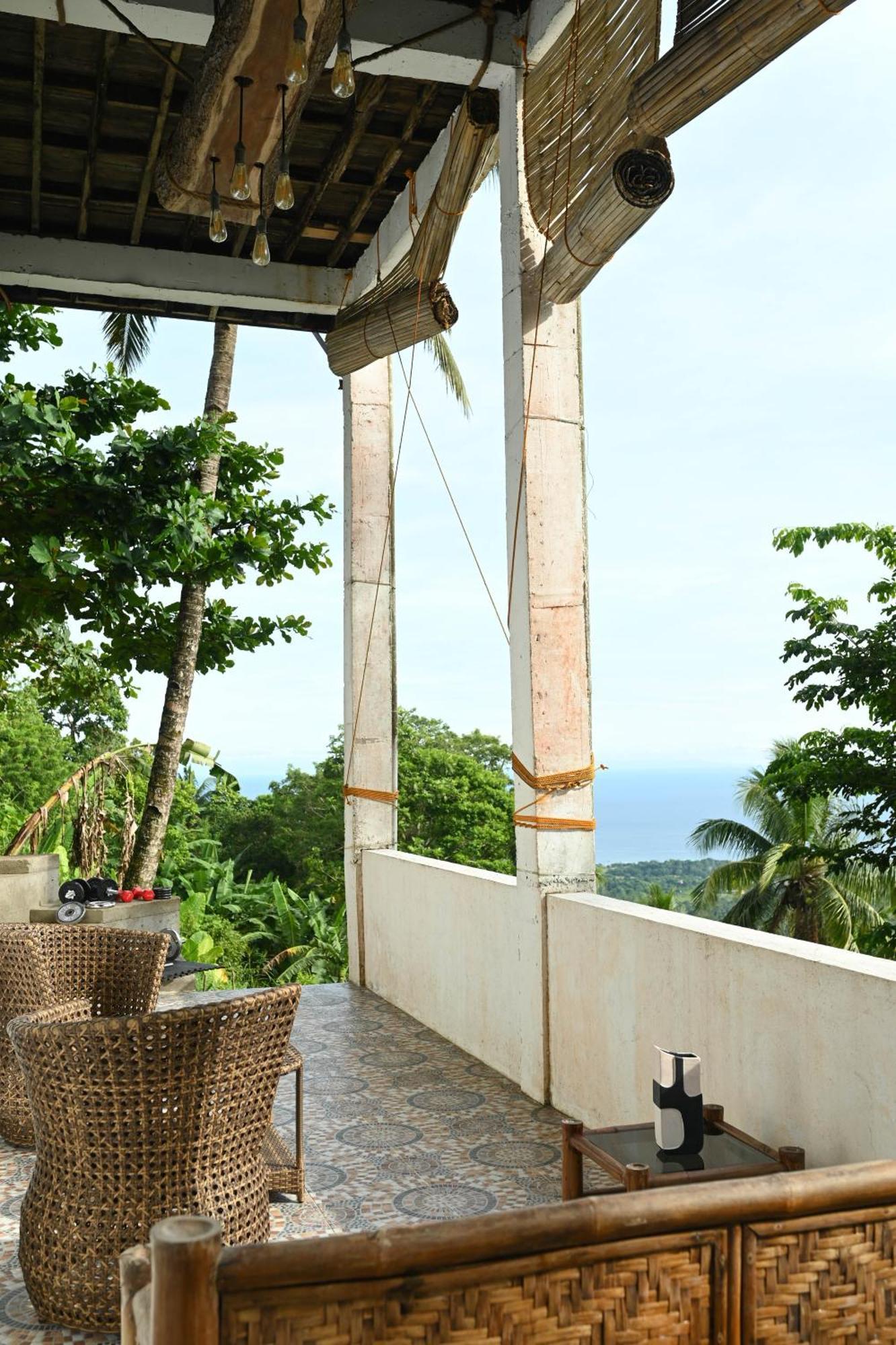The Balcony Of The Camiguin Island Apartment Mambajao Ngoại thất bức ảnh